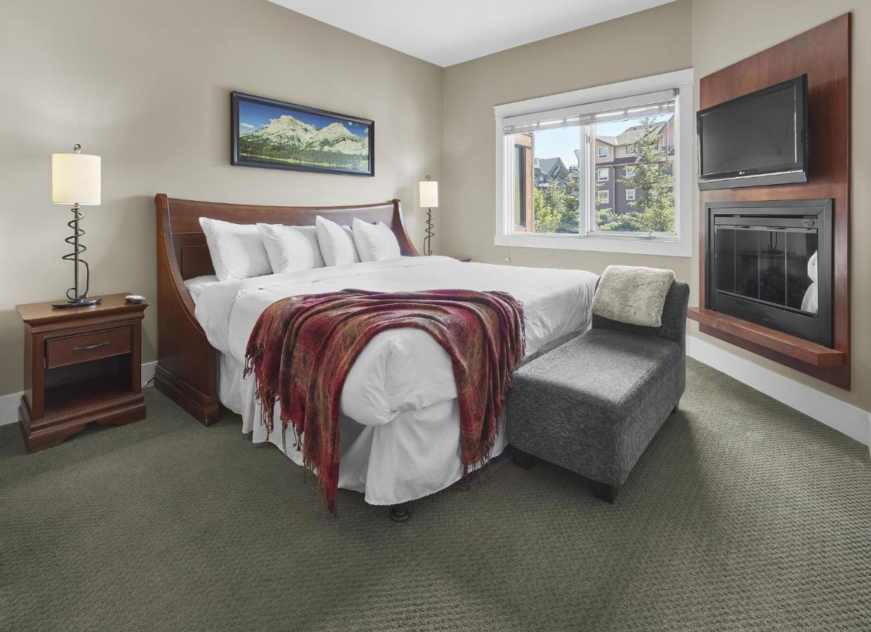 Sunset Ridge - Luxurious Corner Condo - Spectacular Mt Views With Open Pool! Canmore Exterior foto